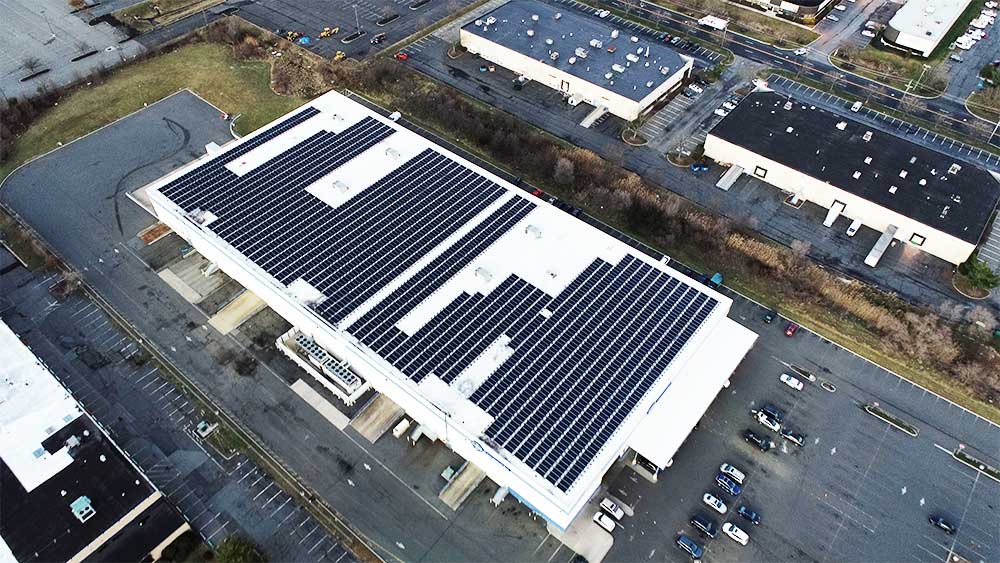 Jetro Restaurant Depot save yearly with their 999.000kW solar system!
