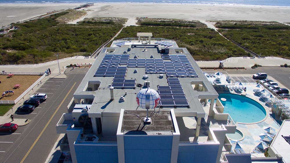 Pan American Hotel Saves BIG with a 52.920 kW solar system.